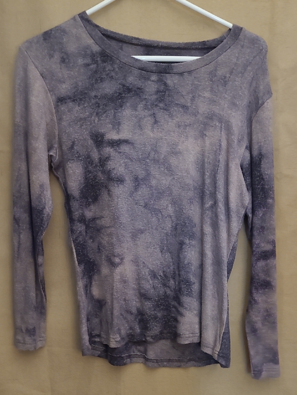 Tie-Dye Long Sleeve Tee in Dusty Lavender and Charcoal